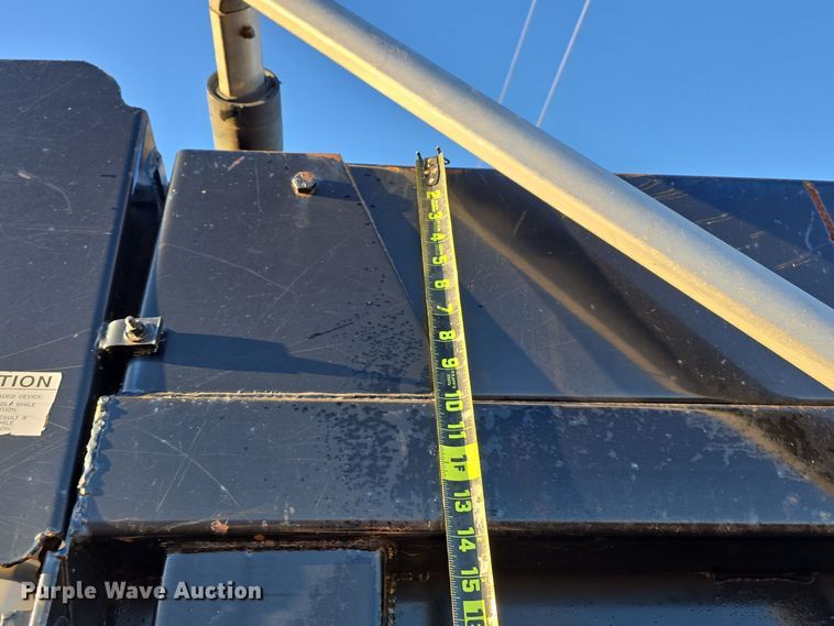 image for item DW3986 2005 Ford F750 Super Duty XLT dump truck