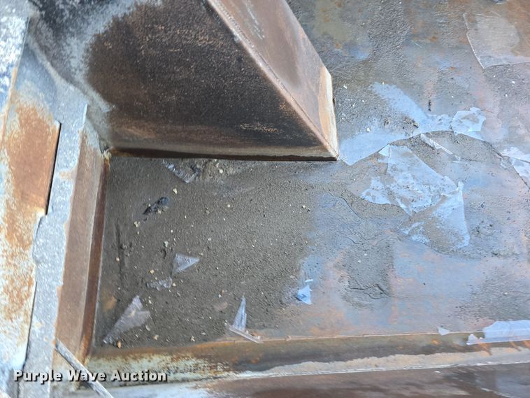 image for item DW3986 2005 Ford F750 Super Duty XLT dump truck