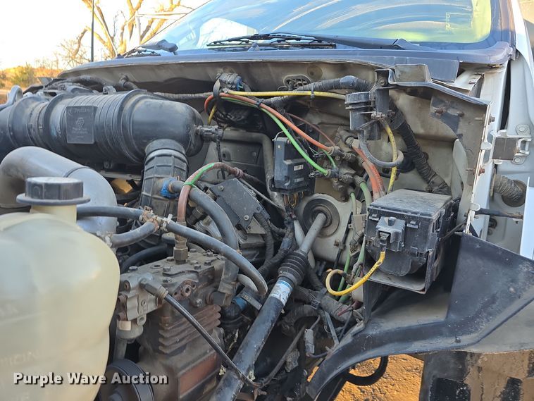 image for item DW3986 2005 Ford F750 Super Duty XLT dump truck