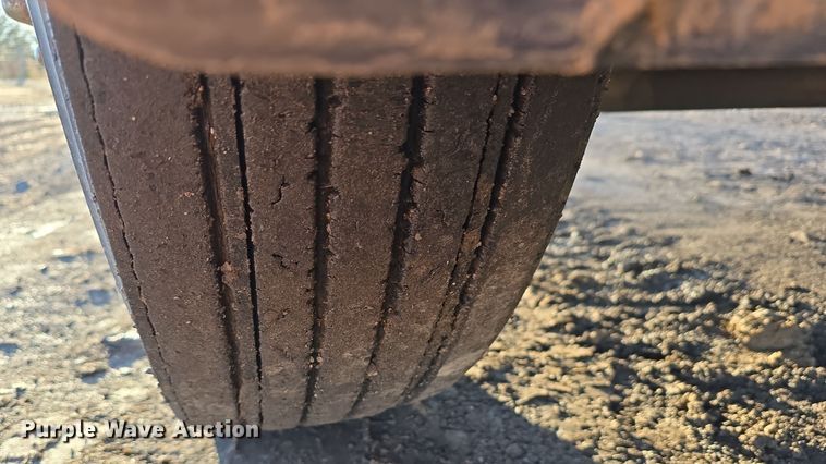 image for item DW3986 2005 Ford F750 Super Duty XLT dump truck