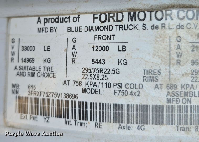image for item DW3986 2005 Ford F750 Super Duty XLT dump truck