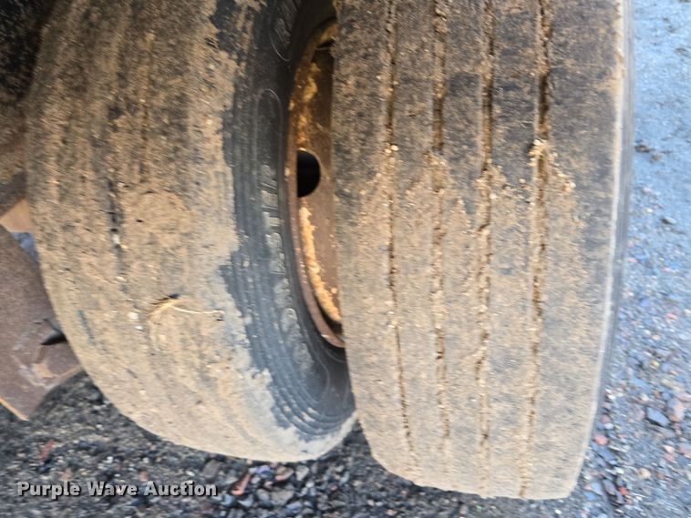 image for item DW3987 2010 FastLine equipment trailer