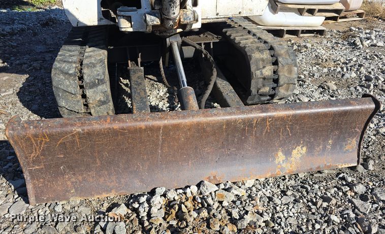 image for item DW3991 1996 Bobcat 331 C-Series mini excavator