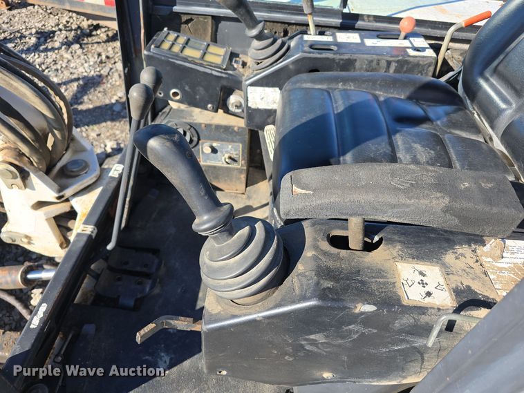 image for item DW3991 1996 Bobcat 331 C-Series mini excavator