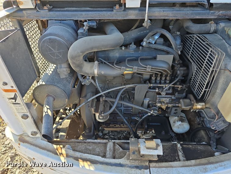 image for item DW3991 1996 Bobcat 331 C-Series mini excavator