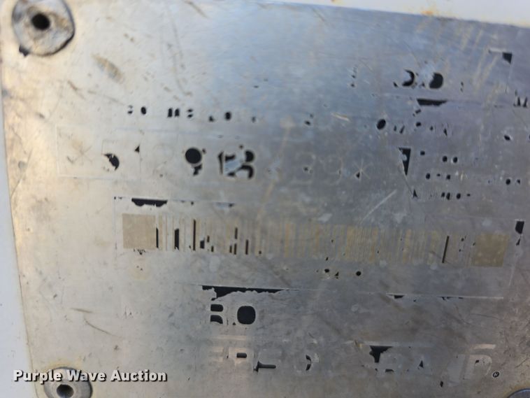 image for item DW3991 1996 Bobcat 331 C-Series mini excavator