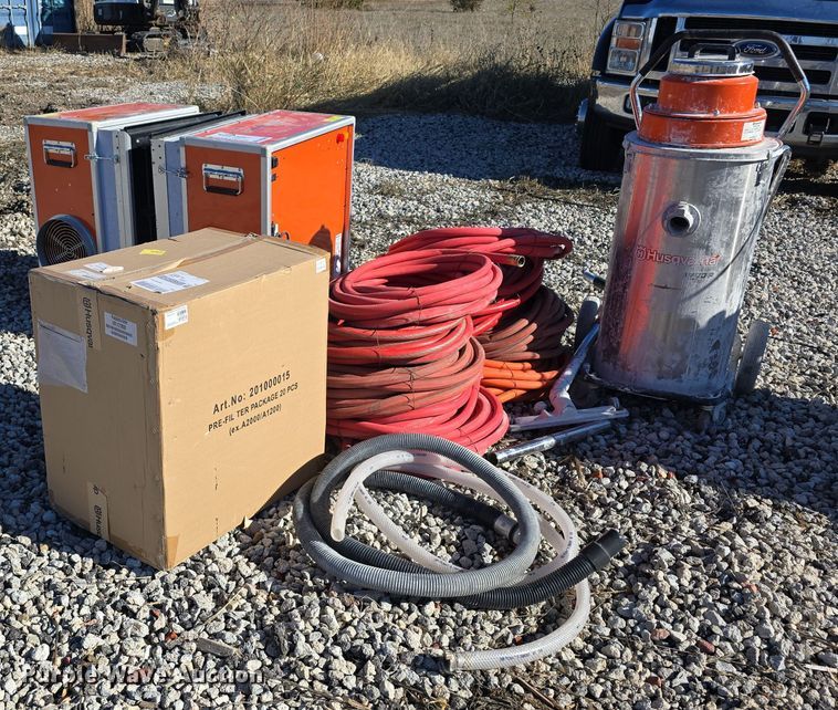 image for item DW3993 2018 Husqvarna W70P vacuum