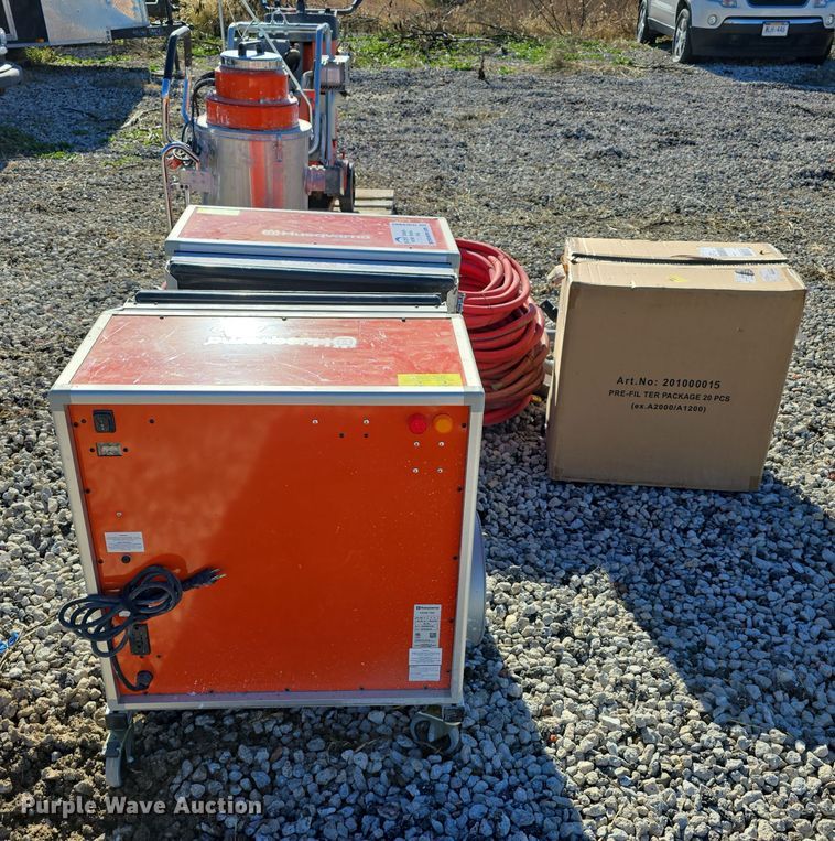 image for item DW3993 2018 Husqvarna W70P vacuum