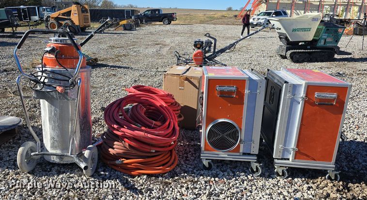 image for item DW3993 2018 Husqvarna W70P vacuum