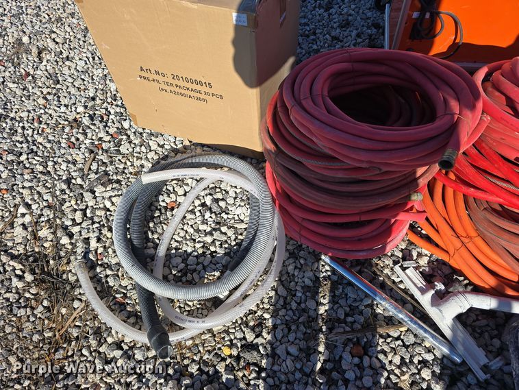 image for item DW3993 2018 Husqvarna W70P vacuum