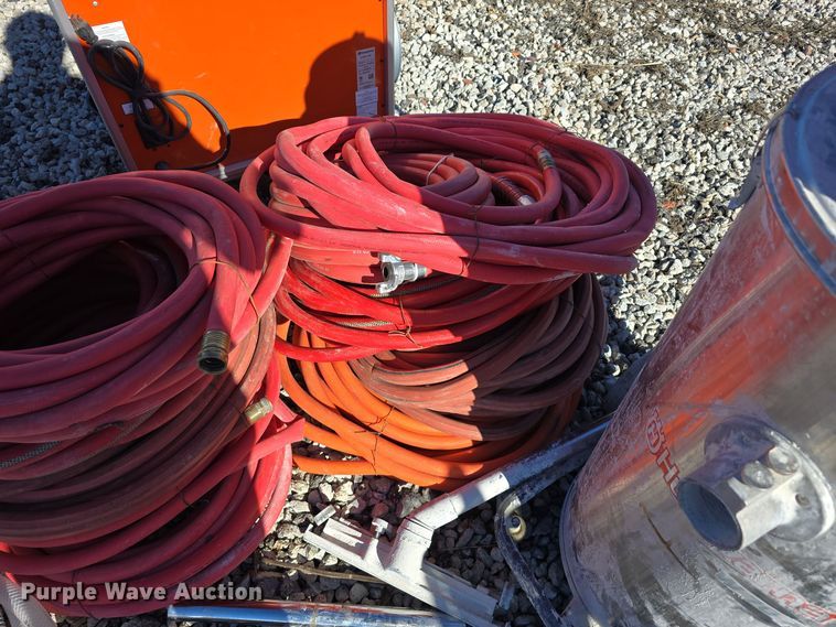 image for item DW3993 2018 Husqvarna W70P vacuum