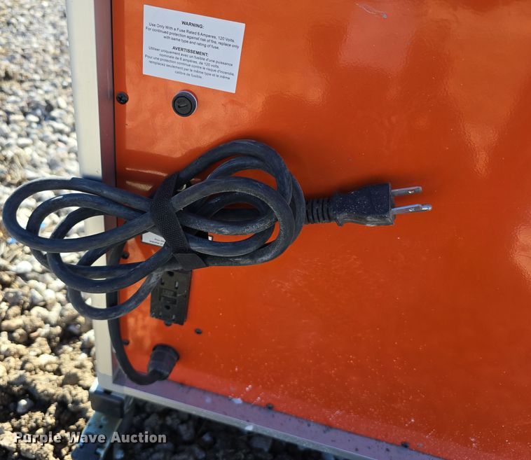 image for item DW3993 2018 Husqvarna W70P vacuum