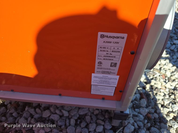 image for item DW3993 2018 Husqvarna W70P vacuum