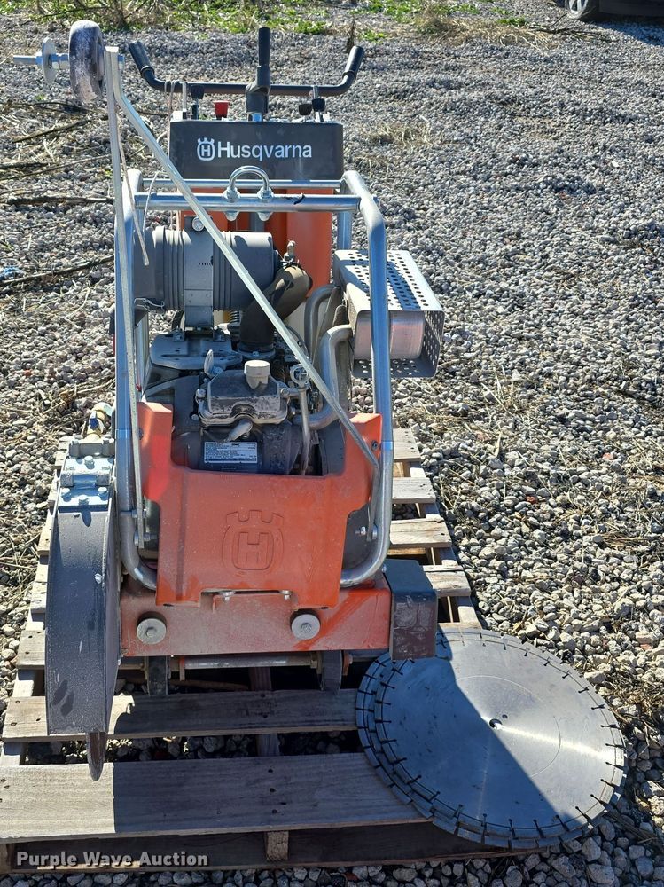 image for item DW3994 2021 Husqvarna FS520 concrete saw