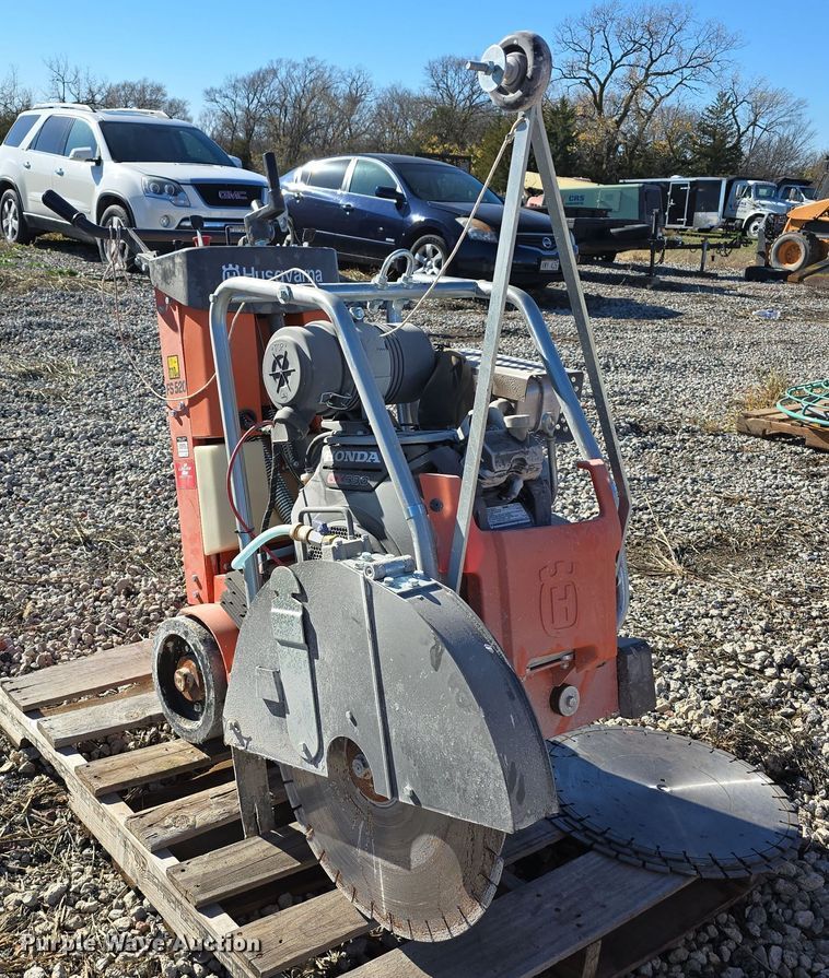 image for item DW3994 2021 Husqvarna FS520 concrete saw