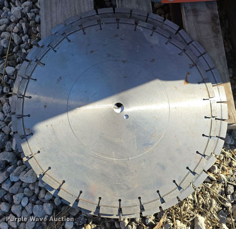 image for item DW3994 2021 Husqvarna FS520 concrete saw