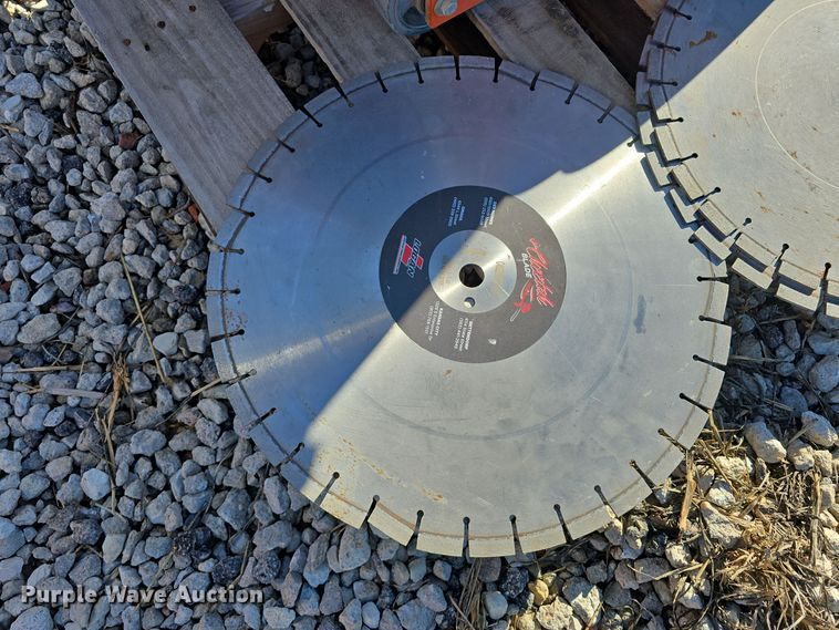 image for item DW3994 2021 Husqvarna FS520 concrete saw