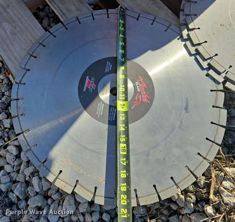 image for item DW3994 2021 Husqvarna FS520 concrete saw