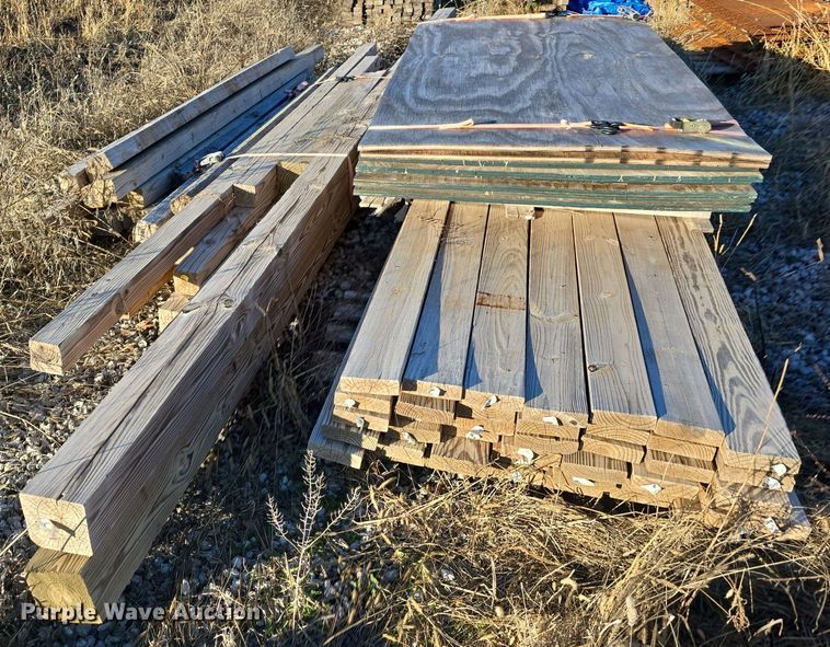 image for item DW3996 Approximately 655 pieces of lumber