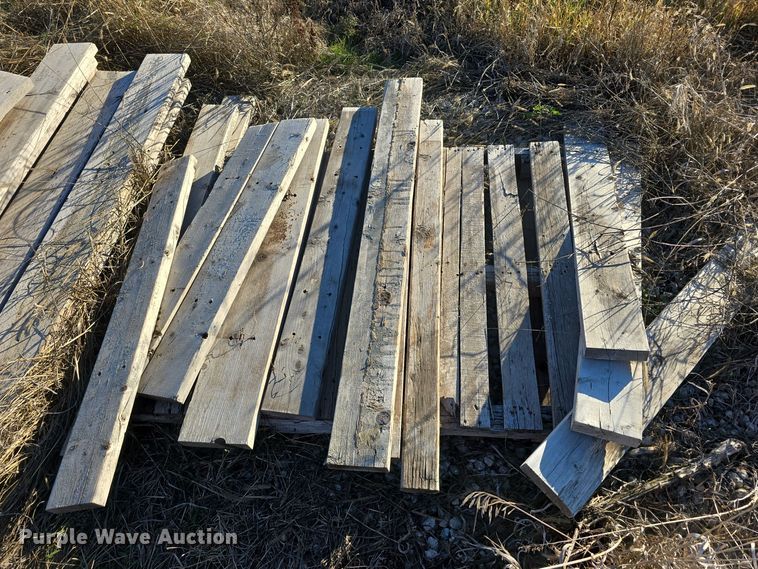 image for item DW3996 Approximately 655 pieces of lumber