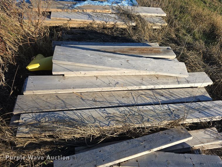 image for item DW3996 Approximately 655 pieces of lumber