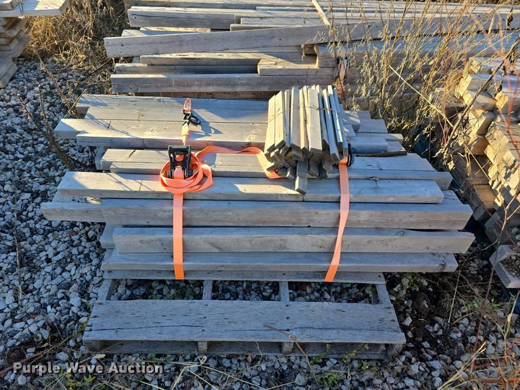 image for item DW3996 Approximately 655 pieces of lumber