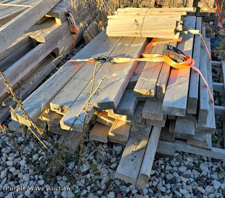 image for item DW3996 Approximately 655 pieces of lumber