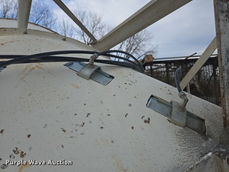 image for item DX1524 Concrete silo