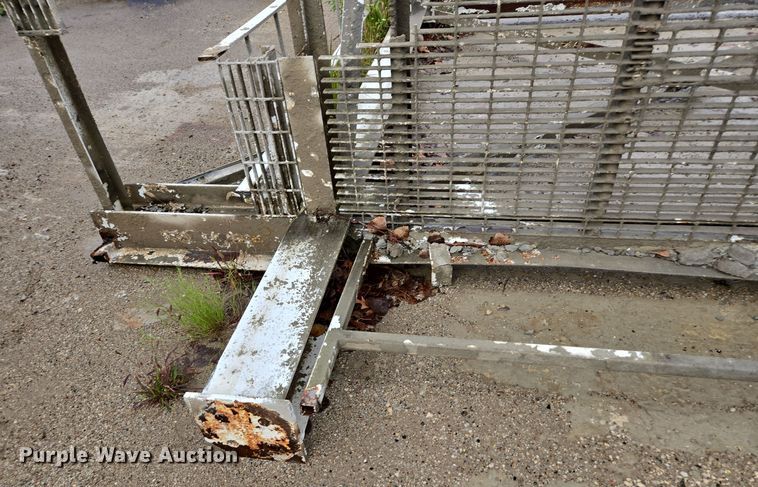 image for item DX1524 Concrete silo