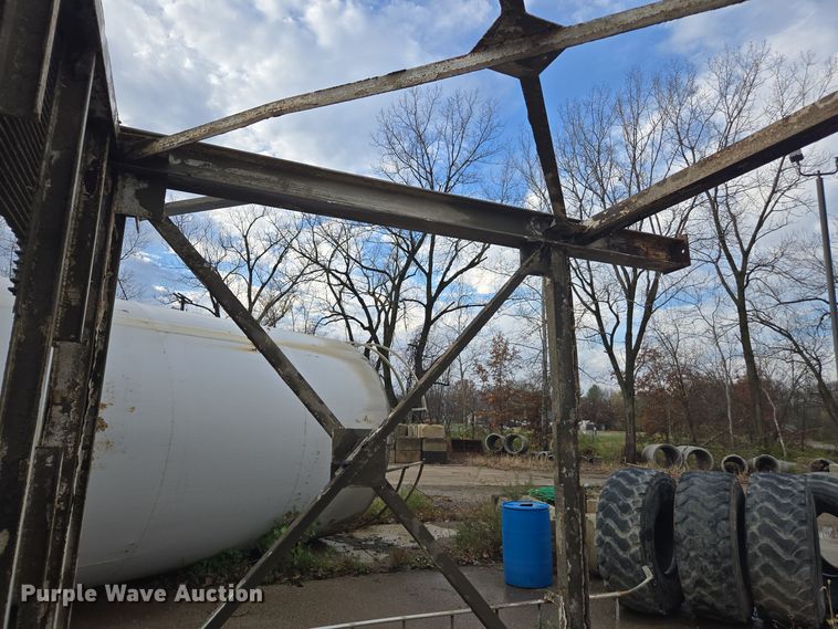 image for item DX1524 Concrete silo