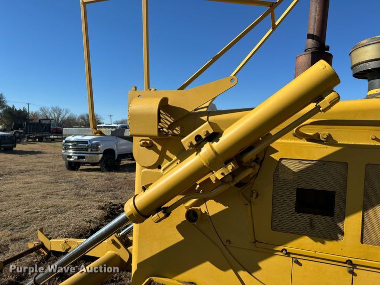 image for item DX3801 1978 Caterpillar D6D cable plow