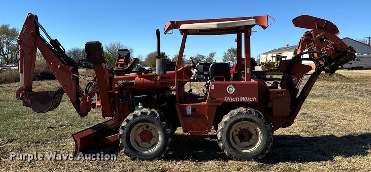 image for item DX3804 Ditch Witch 8020T cable plow