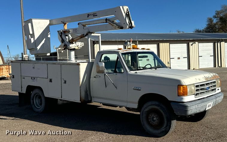 image for item DX3819 1989 Ford F350 Super Duty bucket truck