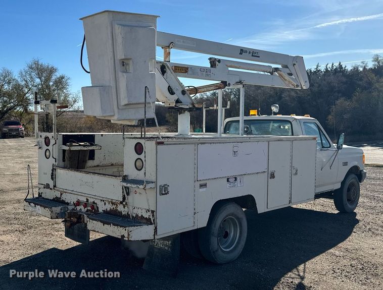 image for item DX3819 1989 Ford F350 Super Duty bucket truck