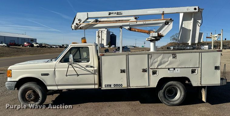 image for item DX3819 1989 Ford F350 Super Duty bucket truck