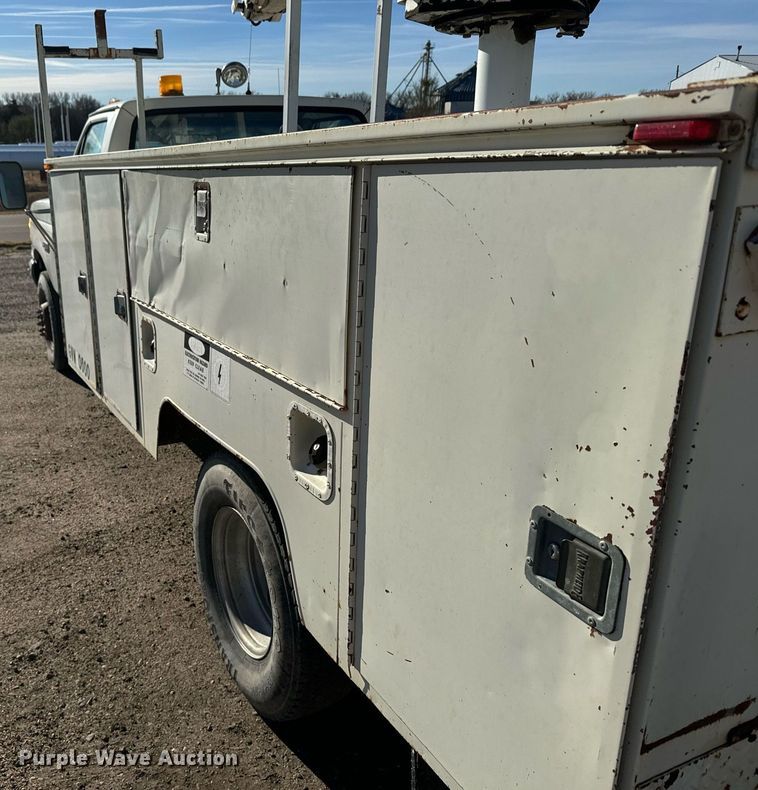 image for item DX3819 1989 Ford F350 Super Duty bucket truck