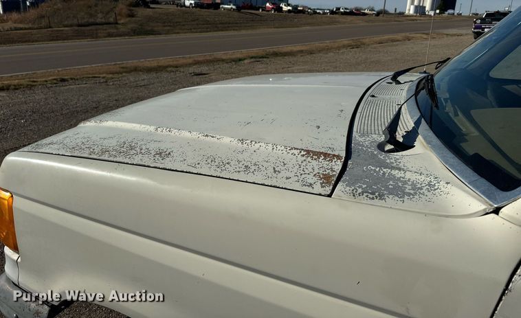 image for item DX3819 1989 Ford F350 Super Duty bucket truck