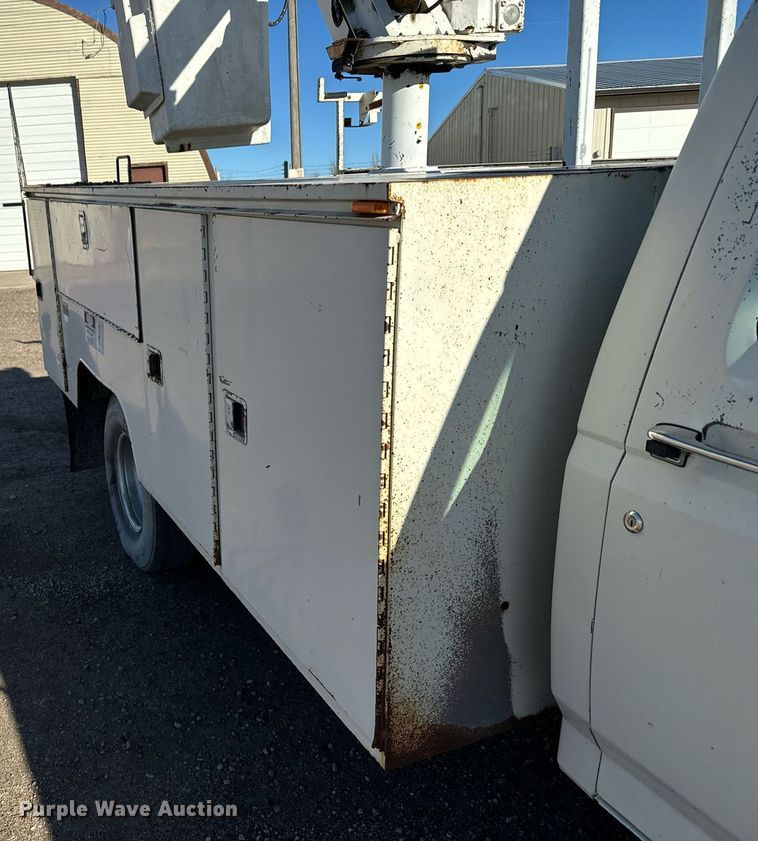 image for item DX3819 1989 Ford F350 Super Duty bucket truck