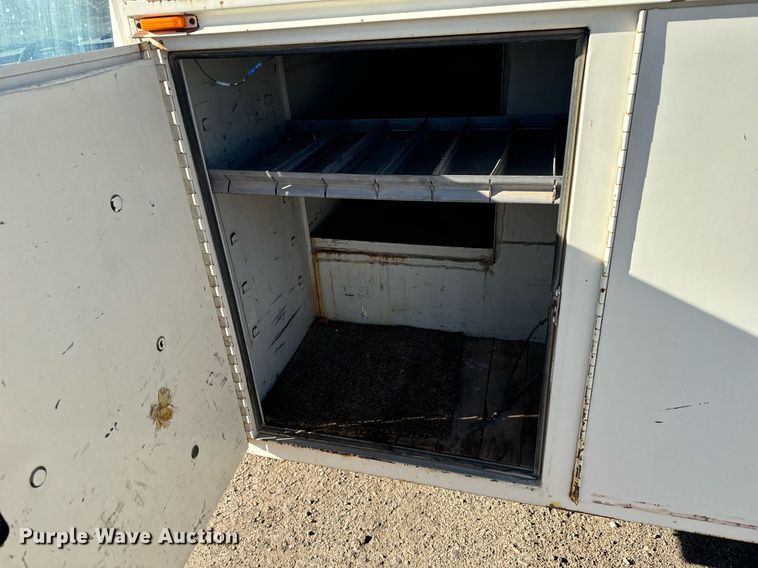 image for item DX3819 1989 Ford F350 Super Duty bucket truck