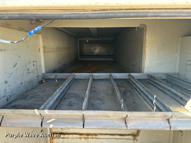 image for item DX3819 1989 Ford F350 Super Duty bucket truck