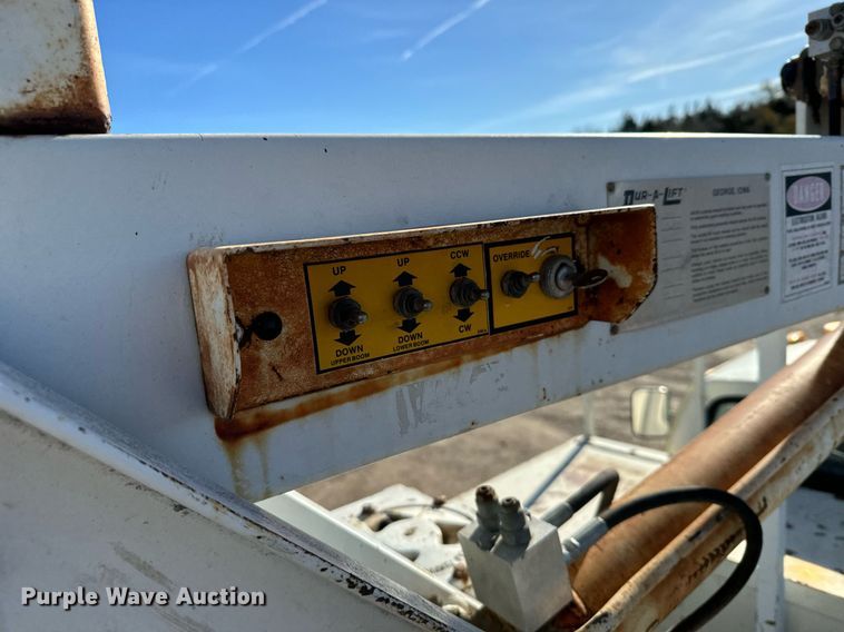 image for item DX3819 1989 Ford F350 Super Duty bucket truck