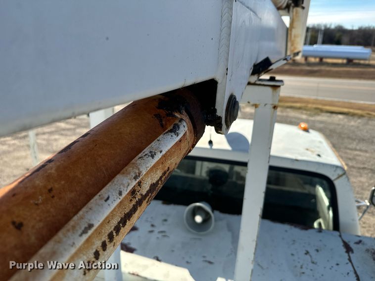 image for item DX3819 1989 Ford F350 Super Duty bucket truck