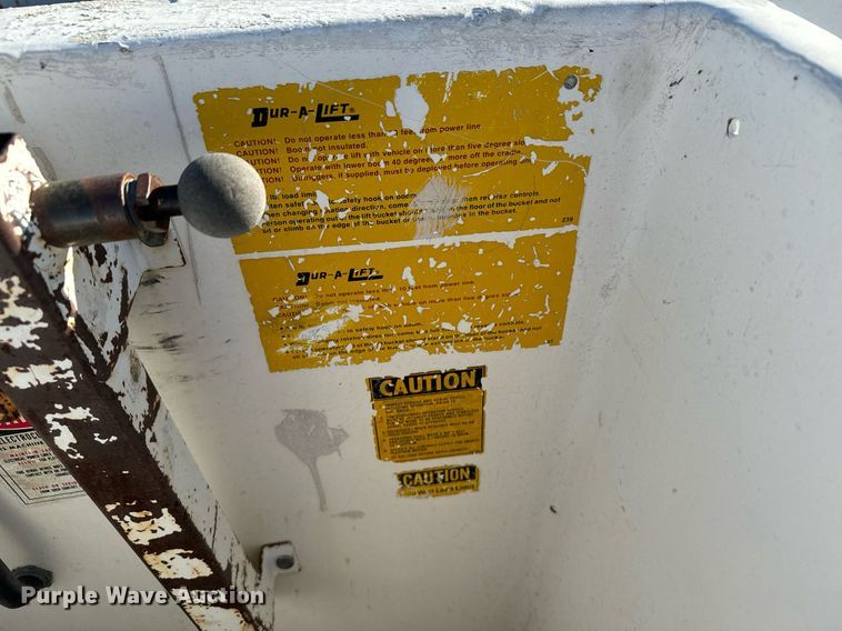 image for item DX3819 1989 Ford F350 Super Duty bucket truck