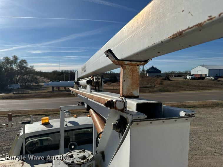 image for item DX3819 1989 Ford F350 Super Duty bucket truck