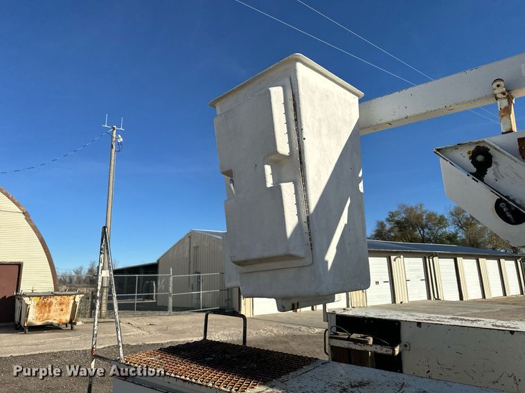 image for item DX3819 1989 Ford F350 Super Duty bucket truck