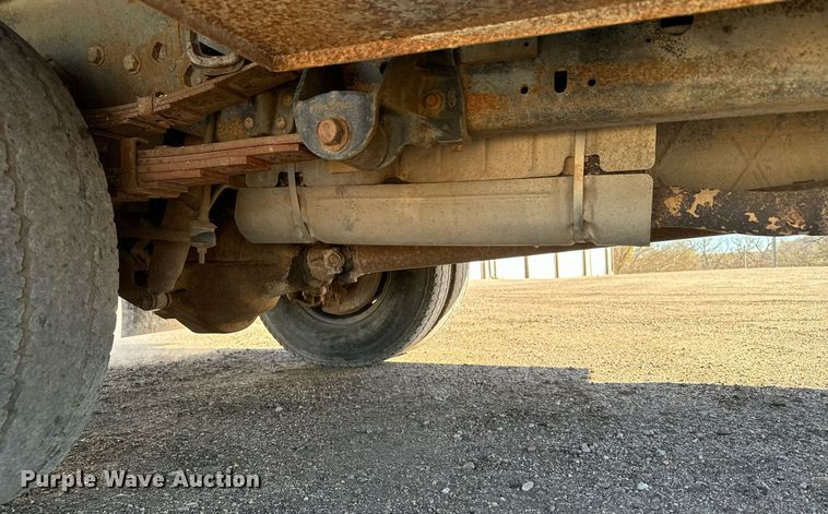 image for item DX3819 1989 Ford F350 Super Duty bucket truck