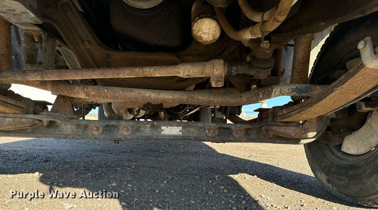 image for item DX3819 1989 Ford F350 Super Duty bucket truck