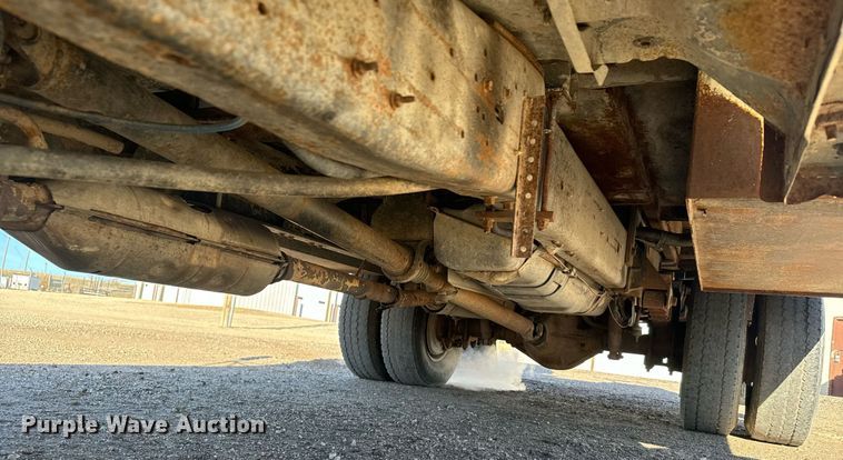 image for item DX3819 1989 Ford F350 Super Duty bucket truck