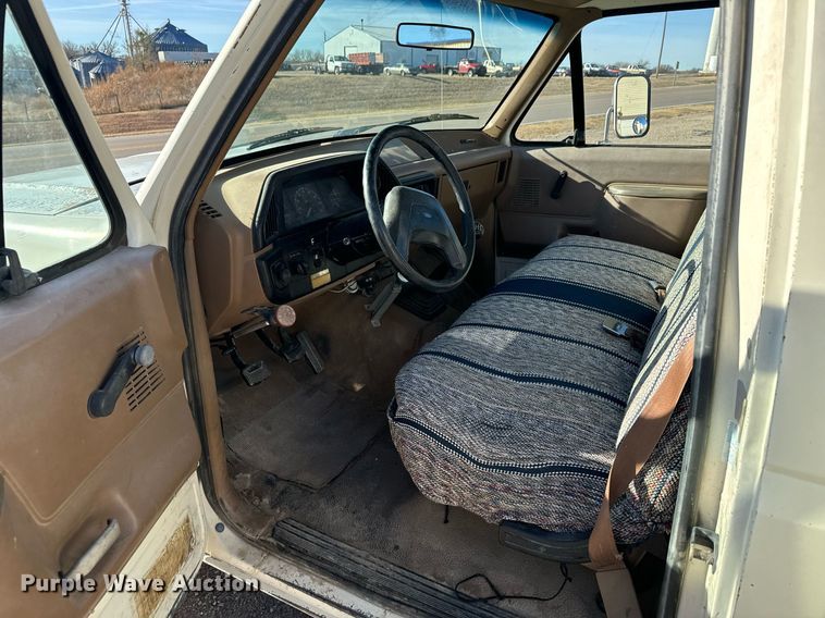 image for item DX3819 1989 Ford F350 Super Duty bucket truck