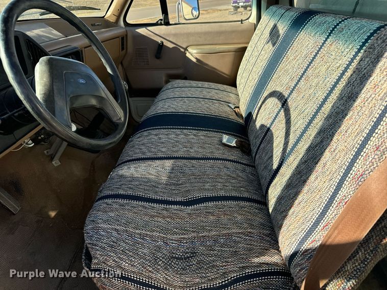 image for item DX3819 1989 Ford F350 Super Duty bucket truck